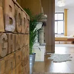 One & Only City Center Apartment Up To 8 Guests
